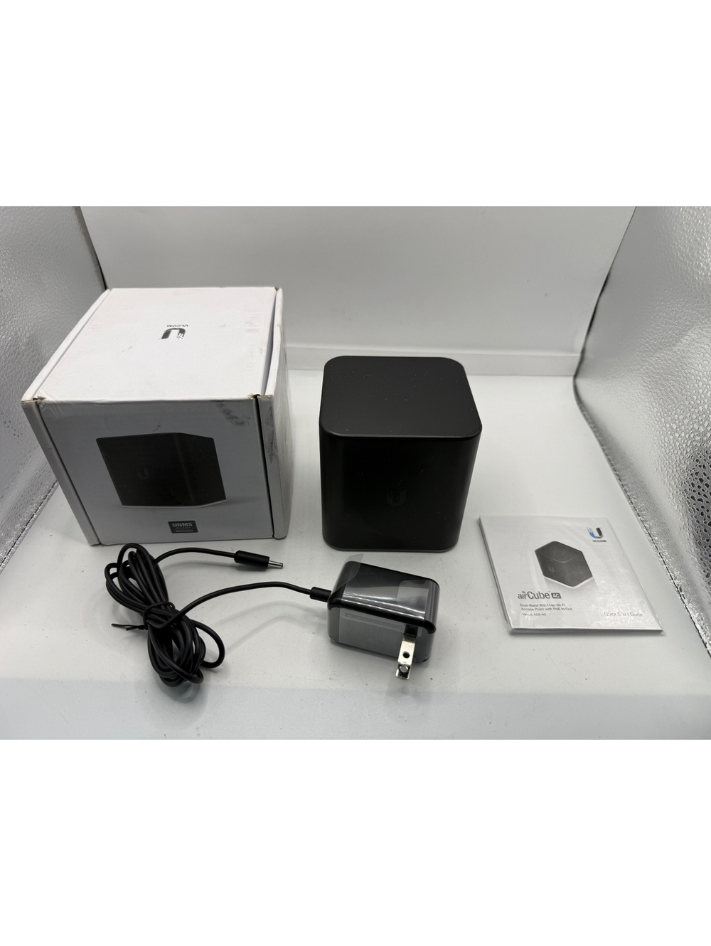 Ubiquiti airCube AC Dual-Band 802.11ac Wi-Fi Access Point with PoE